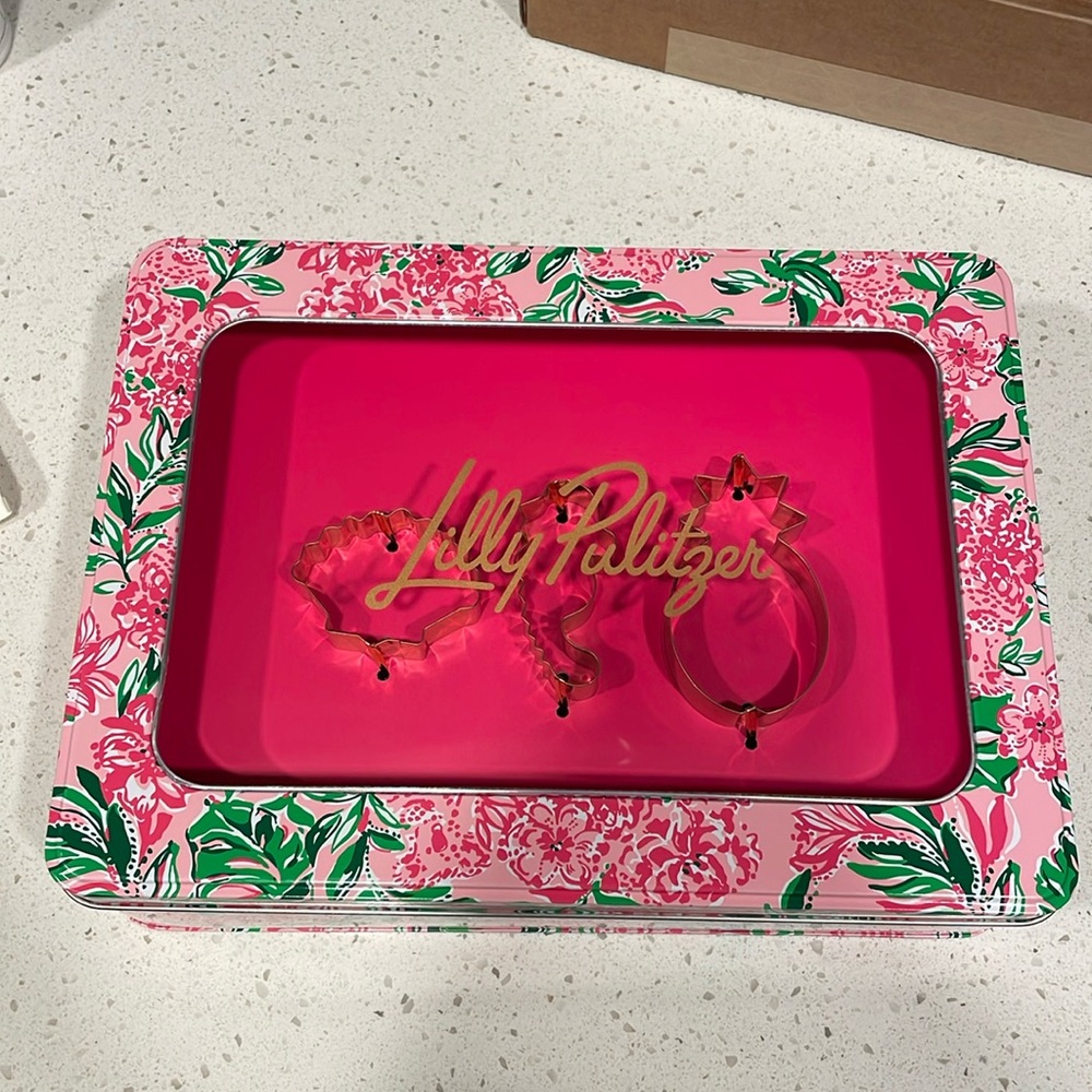 Lilly Pulitzer holiday cookie tin with cookie cutters